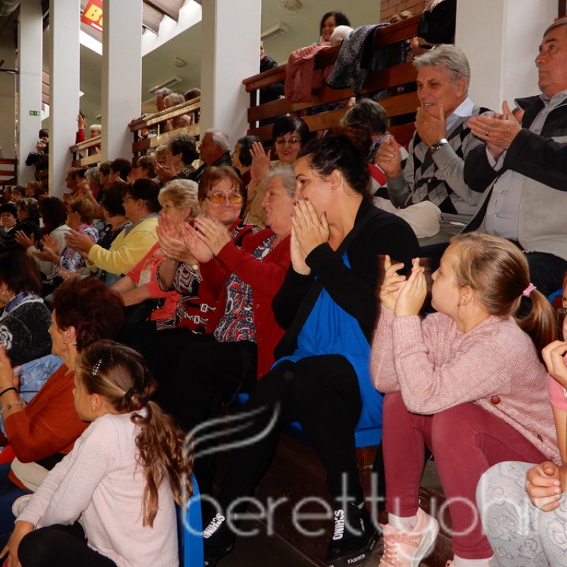 Kovács Kati koncertezett az időseknek 30